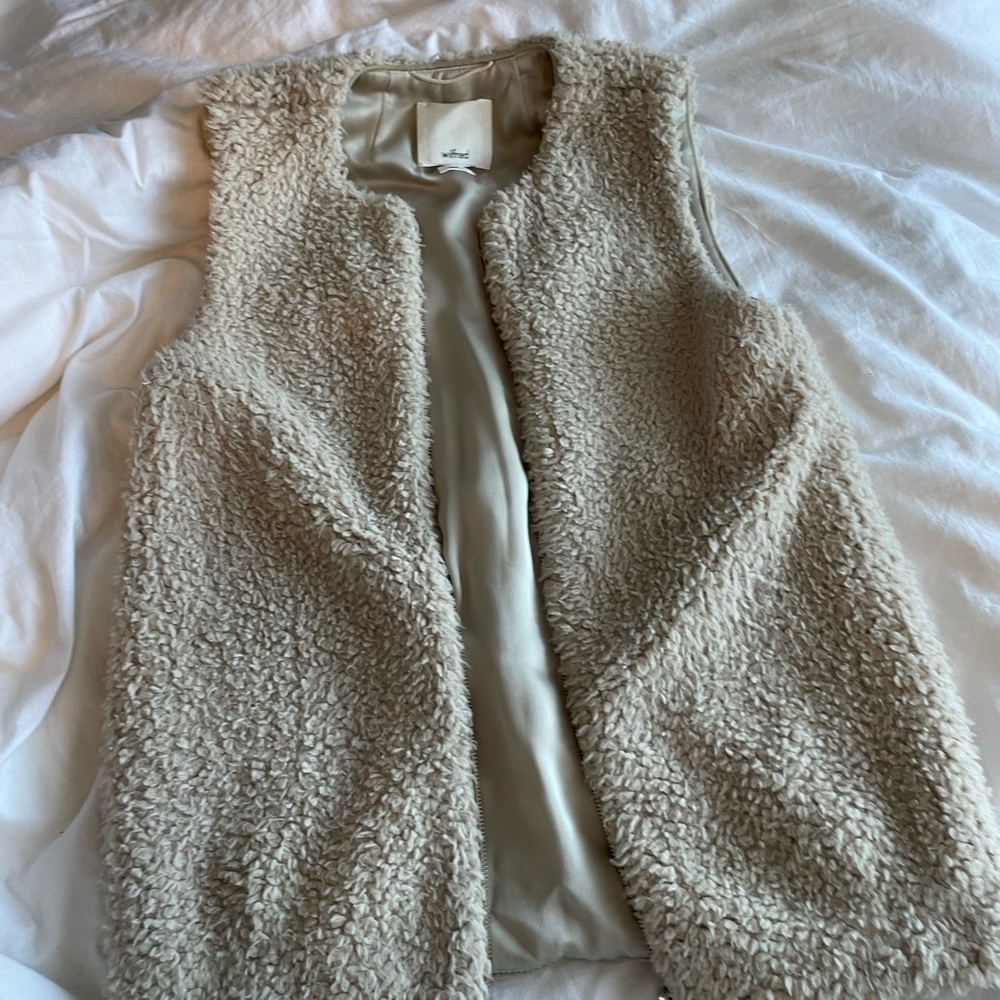 Wilfred Sherpa vest size S